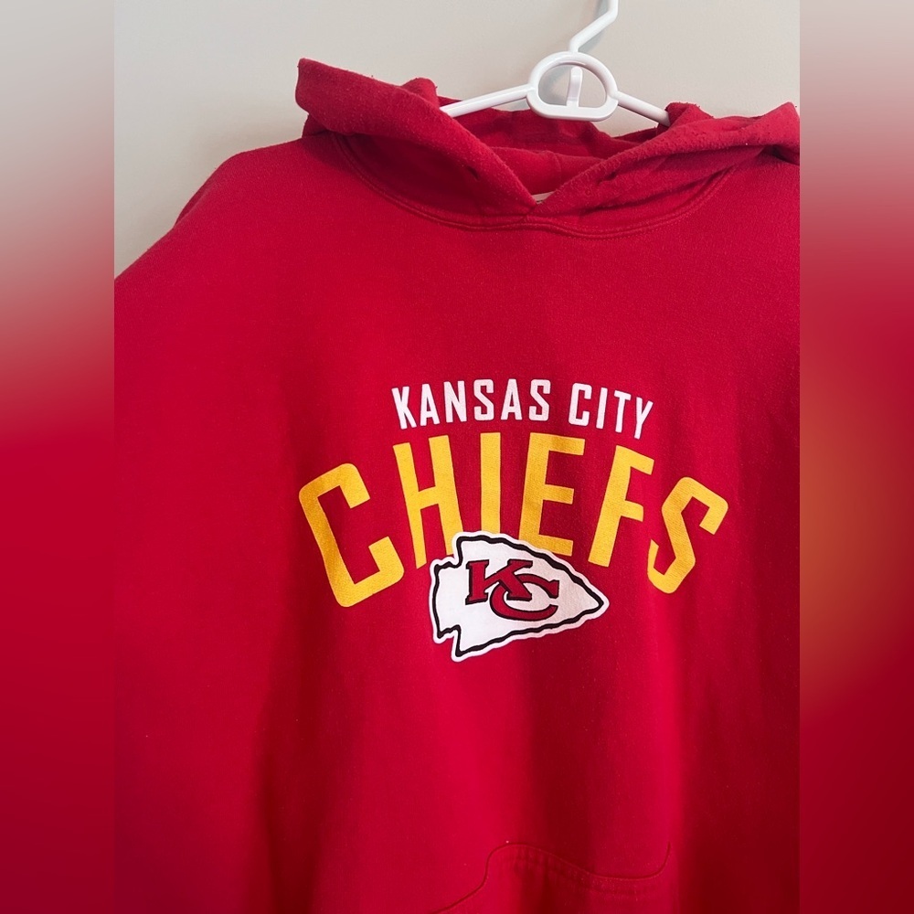 Kansas City Chiefs Hoodie - Picture 2 of 6